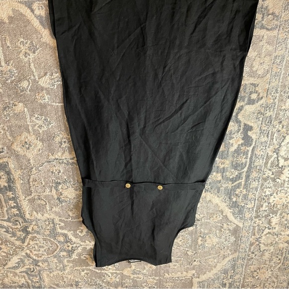 Black Sleeveless Maxi Dress with Unique Print - Picture 4 of 8